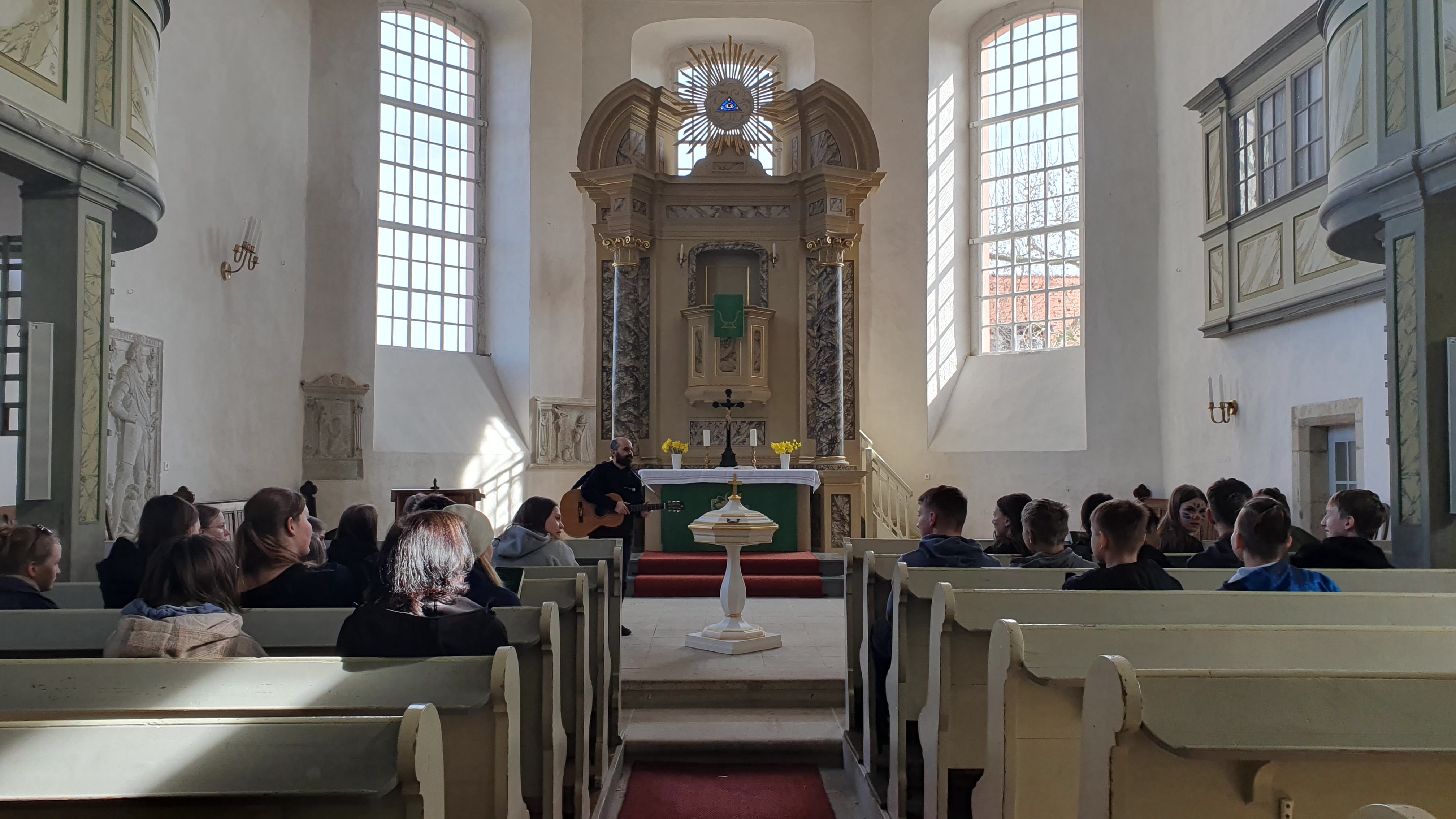 Andacht in der Kirche Zehren